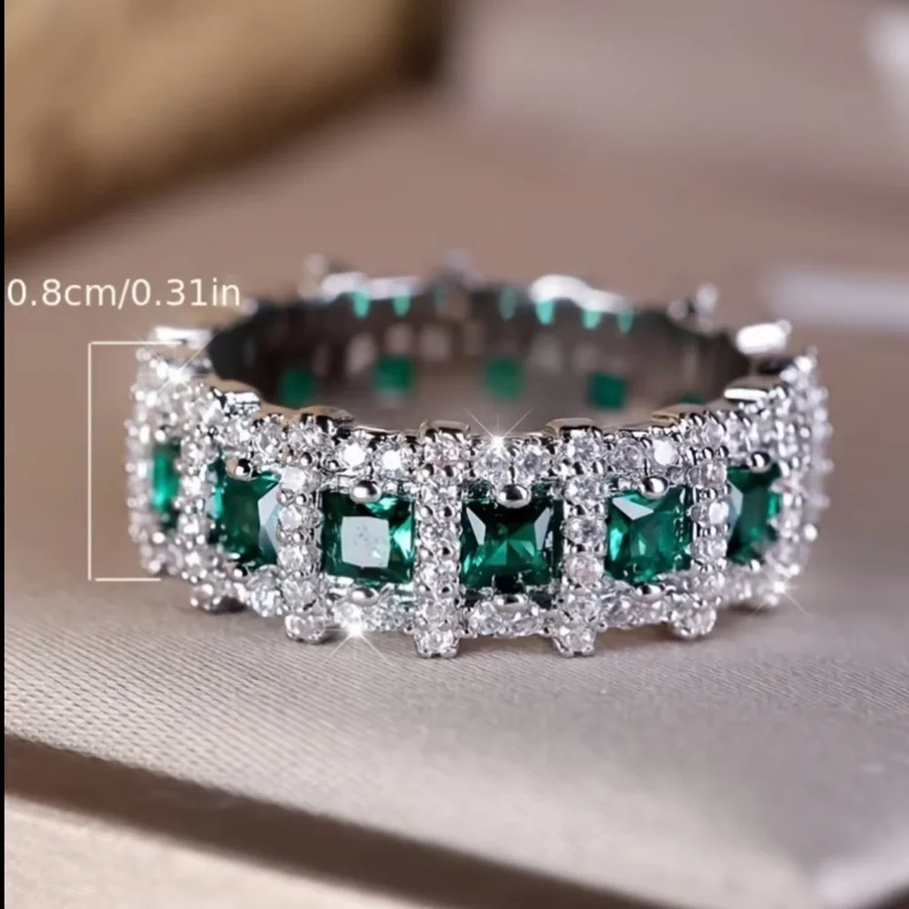 🆕 Beautiful Emerald Moissanite CZ Silver Cigar Band Ring
